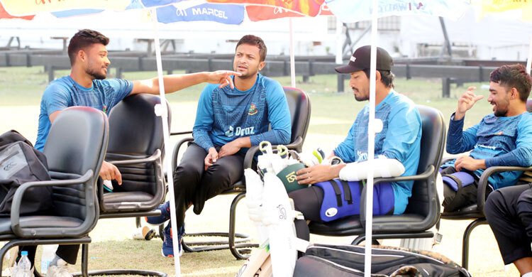 বাংলাদেশ একাদশে ২ পেসারের সঙ্গে ৪ কিপার!