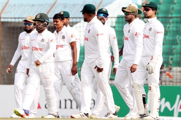 তাইজুল-মিরাজের হাত ধরে দিন শেষে বাংলাদেশের স্বস্তি