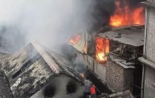 রাজধানীর চকবাজারে অগ্নিকাণ্ডে ক্ষতি কয়েক কোটি টাকা