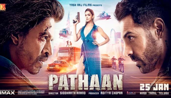 মুক্তি পেল ‘পাঠান’ : প্রশংসায় ভাসছেন শাহরুখ