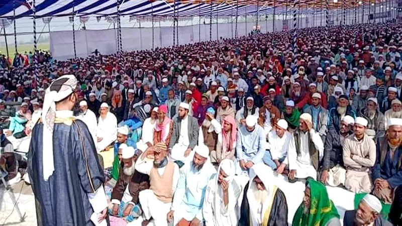 বরুণা মাদরাসার আন্তর্জাতিক ছালানা ইজলাছে লাখো মানুষের ঢল