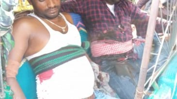 মৌলভীবাজারের আদম ব্যবসার টাকা নিয়ে কথা কাটাকাটির জের ধরে দুই ভাইকে ছুরিকাঘাত