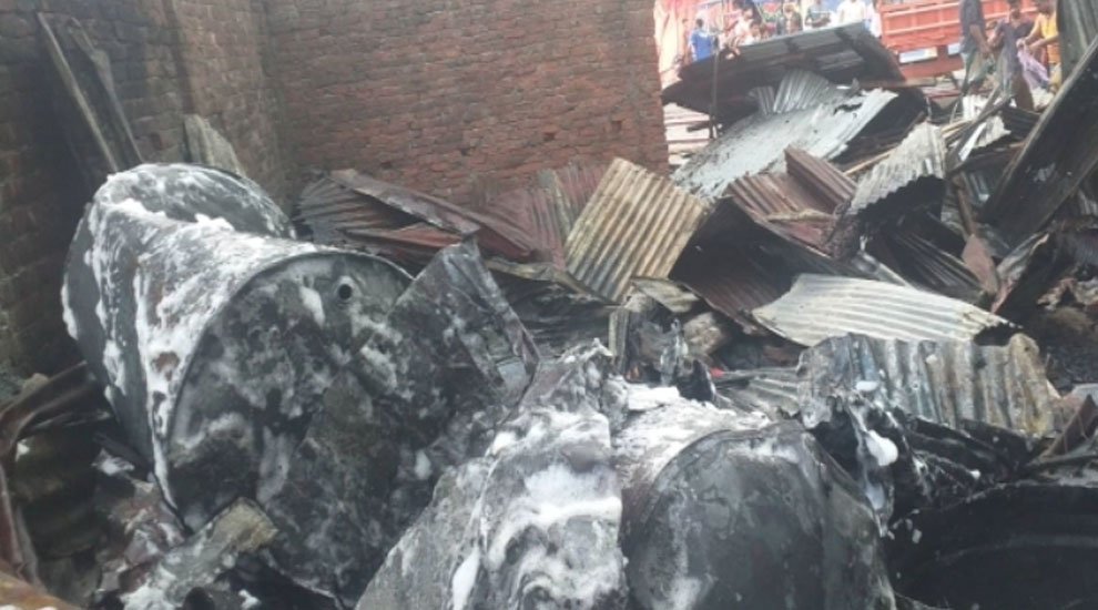 দু’টি বসতঘর ও একটি মুদি দোকান অগ্নিকান্ডে লক্ষাধিক ক্ষয়ক্ষতি