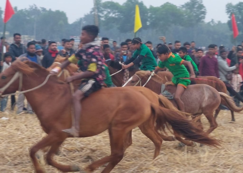 মৌলভীবাজারের পৌষ সংক্রান্তি উপলক্ষে ঘোড় দৌঁড়