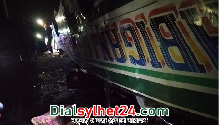 বাহুবলে বাস খাদে পরে নিহত ৪, বহু হতাহতের শঙ্কা