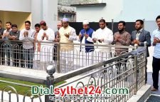 আল্লামা ফুলতলীর মাজার জিয়ারতে আনোয়ারুজ্জামান চৌধুরী