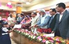 প্রাথমিকের শিক্ষার্থীদের সম্বর্ধনা দিল পৌরসভা