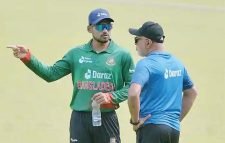 হাথুরুর চ্যালেঞ্জ নিতে ঢাকায় ইংল্যান্ড