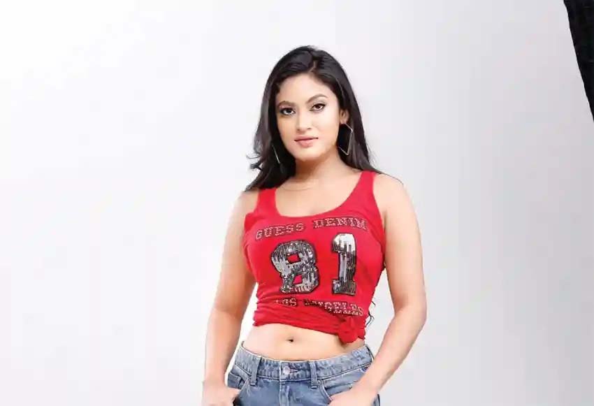 ‘ডিলিট’-এ মৌ খান