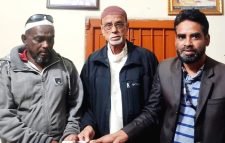 জুড়ীতে অন্ধ ছিদ্দিকুরের চোখের চিকিৎসায় আর্থিক সহায়তা করলো সানাবিল ফাউন্ডেশন