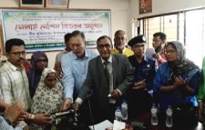 কমলগঞ্জে সেচযন্ত্র ও সেলাই মেশিন বিতরণ