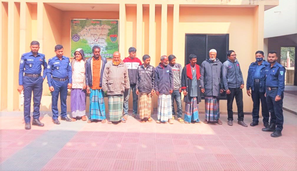 রাজনগরে বিশেষ অভিযানে ০৭ জুয়াড়ি ও পরোয়ানাভূক্ত আসামিসহ গ্রেফতার ১০