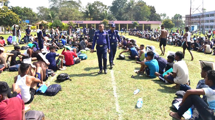 মৌলভীবাজার ট্রেইনি রিক্রুট কনস্টেবল (টিআরসি) পদে নিয়োগের লক্ষ্যে প্রার্থীদের শারীরিক মাপ ও কাগজপত্র যাচাইকরণ