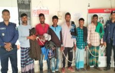 মৌলভীবাজারে জুয়ার সরঞ্জামসহ ৬ জুয়ারি আটক