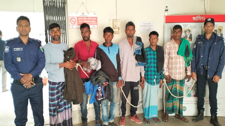 মৌলভীবাজারে জুয়ার সরঞ্জামসহ ৬ জুয়ারি আটক