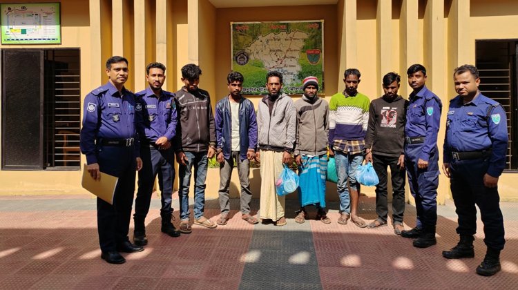 রাজনগরে ৩ চোরাই গরুসহ গ্রেফতার ৫