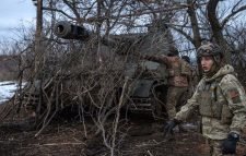 খারকিভে রুশ বাহিনীকে লক্ষ্য করে ব্যাপক রকেট হামলা ইউক্রেনের