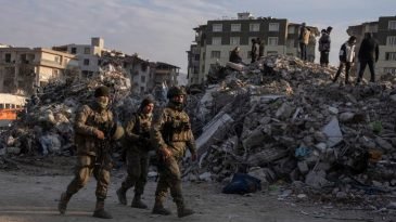 তুরস্ক-সিরিয়ায় ভয়াবহ ভূমিকম্পে মৃত্যুর সংখ্যা ৩০ হাজার ছাড়িয়েছে