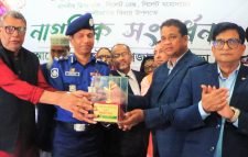  পৌরসভা উদ্যোগে ডিআইজি মোঃ মফিজ উদ্দিন পিপিএমকে বিদায়ী সংবর্ধনা অনুষ্ঠিত