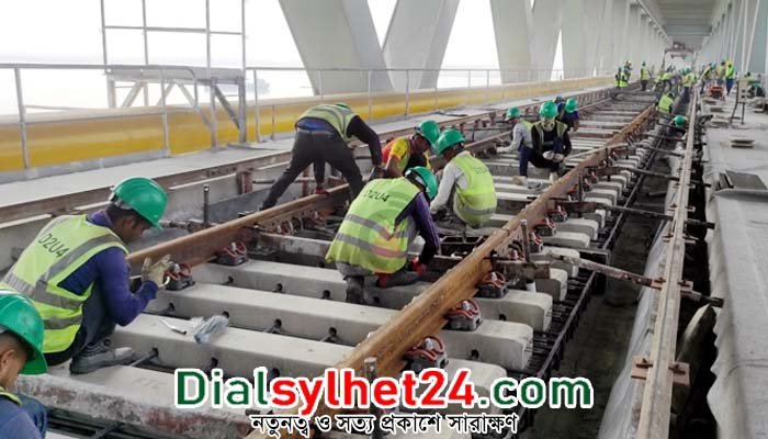 চলতি মাসেই পদ্মা সেতু দিয়ে চলবে ট্রেন