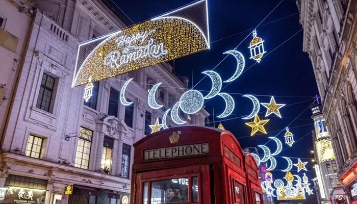ইতিহাসে প্রথমবার বর্ণিল সাজে রমজানকে স্বাগত জানাচ্ছে লন্ডন