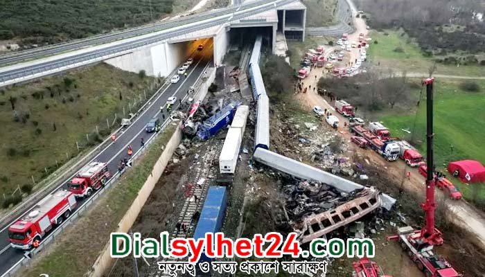 গ্রিসে দুই ট্রেনের মুখোমুখি সংঘর্ষে নিহত বেড়ে ২৬