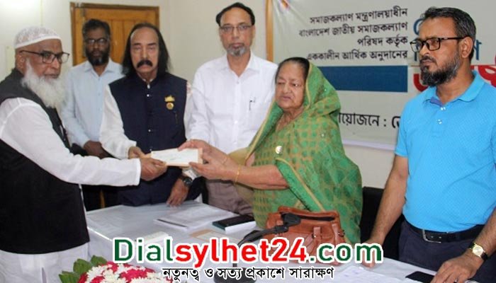 মানবতার কল্যাণে কাজ করেন শেখ হাসিনা : জেবুন্নেছা হক
