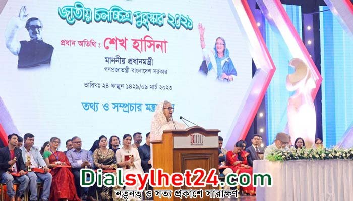জীবনধর্মী ভালো চলচ্চিত্র নির্মাণ করুন : প্রধানমন্ত্রী