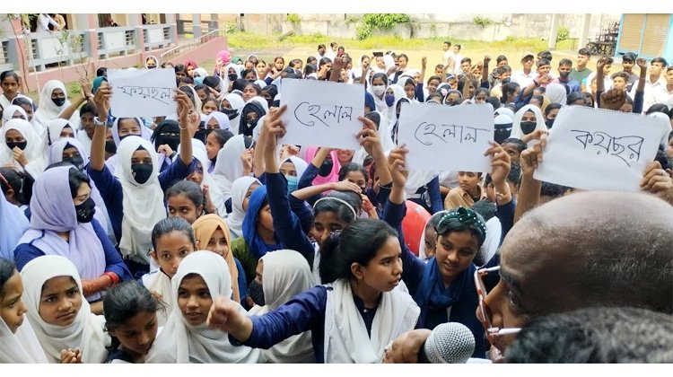 অটোরিকশাচালকের হামলায় শিক্ষার্থী আহত, সড়ক অবরোধ