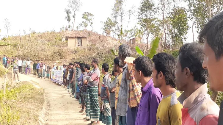 বড়লেখায় দুই সন্তানের জননীকে ধর্ষণ চেষ্টা : আইনের আওতায় আনার দাবিতে প্রতিবাদ সভা