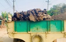 কৃষি জমির উর্বর মাটি কেটে নেওয়ায় কমে যাচ্ছে ফসলের উৎপাদন