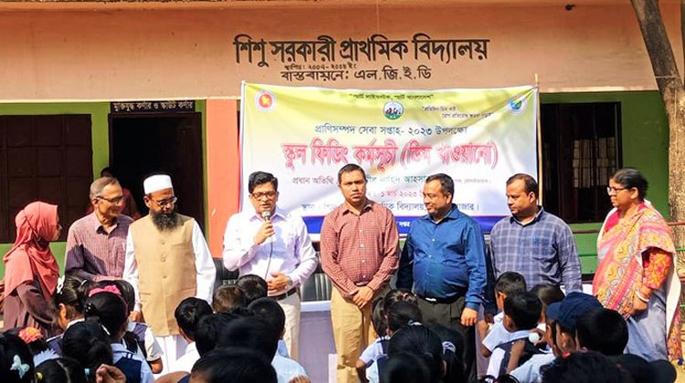 শিশু সরকারি প্রাথমিক বিদ্যালয়ে স্কুল ফিডিং