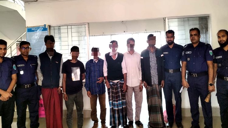 ওয়ারেন্টভুক্ত ৬ আসামি গ্রেফতার