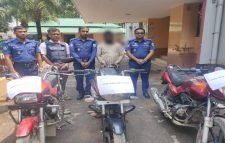 শ্রীমঙ্গল থানা পুলিশের অভিযানে চোরাই মোটরসাইকেলসহ আন্তঃজেলা চোর দলের সক্রিয় সদস্য গ্রেফতার।