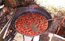 কুলাউড়ায় অস্বাস্থ্যকর ও নোংরা পরিবেশে খাদ্য উৎপাদন, ৪ প্রতিষ্ঠানকে জরিমানা