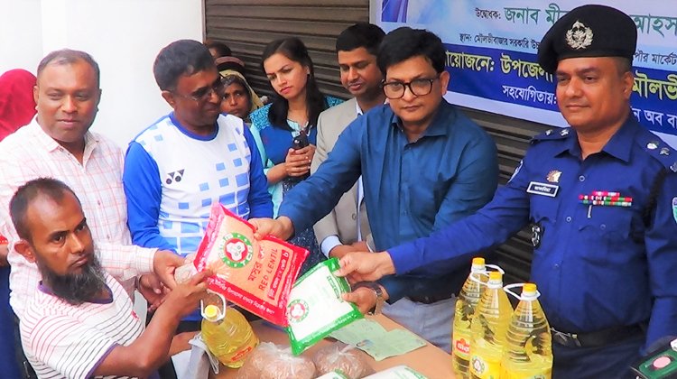 আসন্ন পবিত্র রমজান উপলক্ষে  ৭২ হাজার ২শত পরিবারের মধ্যে সাশ্রয়ীমূল্যে টিসিবির কার্যত্রুমের শুভ উদ্ধোধন