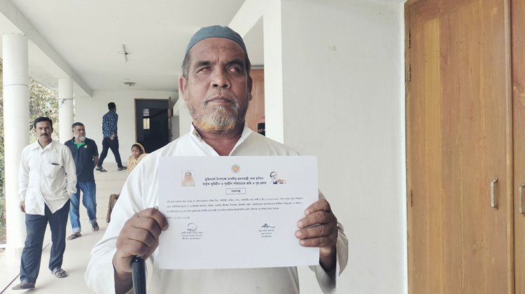 দৃষ্টিহীন ভিক্ষুক নাছির পেলো স্থায়ী ঠিকানা 