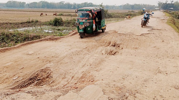 কমলগঞ্জের শহীদনগর-শরিষতলা সড়কের বেহাল দশা