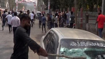 মৌলভীবাজারে বিএনপির মানবন্ধনে ছাত্রলীগ ও যুবলীগের হামলায় জেলা বিএনপির সভাপতি এম নাসের রহমান সহ আহত ২০ জন