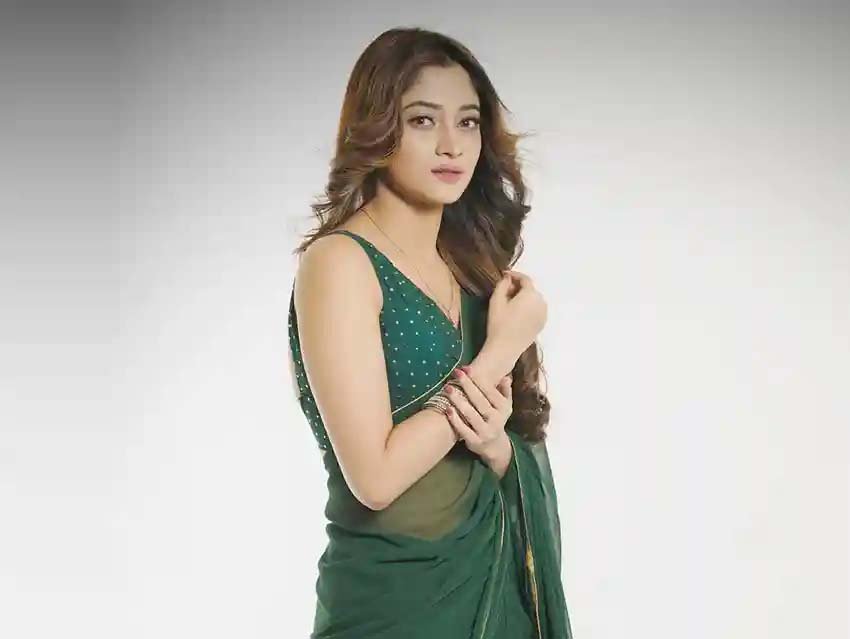 ফাঁদে পূজা চেরি