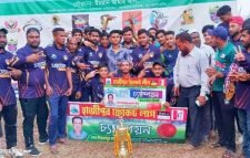 হাজীপুরে ক্রিকেট লীগে চ্যাম্পিয়ন সূর্য তরুণ ক্রিকেট ক্লাব