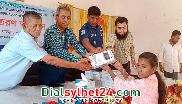 শাল্লায় মাধ্যমিক স্কুল পর্যায়ে ৮৪টি ট্যাব বিতরণ