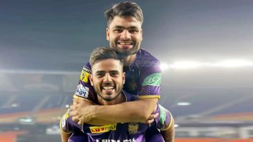 শেষ ওভারে ৫ ছক্কায় কলকাতার নায়ক রিংকু