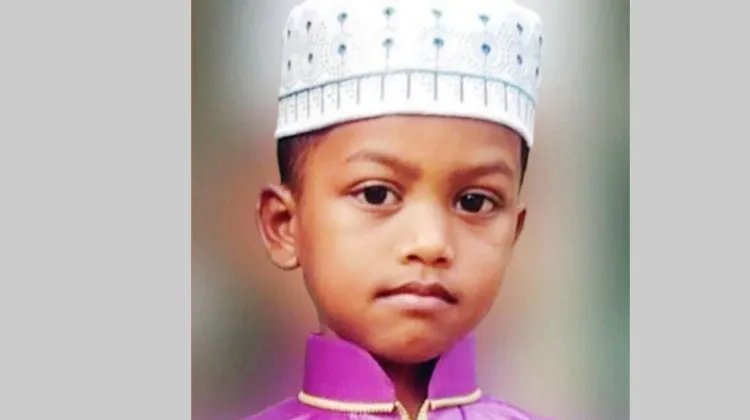 টমটমের ধাক্কায় প্রাণ গেল ৭ বছরের শিশুর