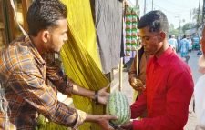 মৌলভীবাজারে তরমুজের কেজি ১০০ টাকা