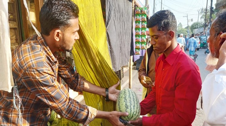 মৌলভীবাজারে তরমুজের কেজি ১০০ টাকা