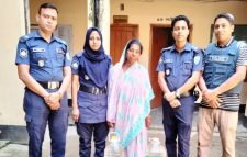 কুলাউড়ায় চোলাইমদসহ নারী আটক