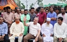 অনির্বাচিত সরকার জনগনকে চিবিয়ে খাওয়ার জন্য জোরপূর্বক ক্ষমতায় বসে আছে : নাসের রহমান