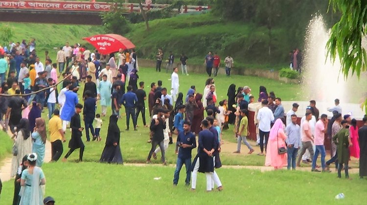 মৌলভীবাজারে ঈদের ছুটিতে পর্যটকদের ভীড়: রিসোর্ট বুকিং কম হওয়ায় এ ব্যাবসা নিয়ে দুশ্চিন্তায়