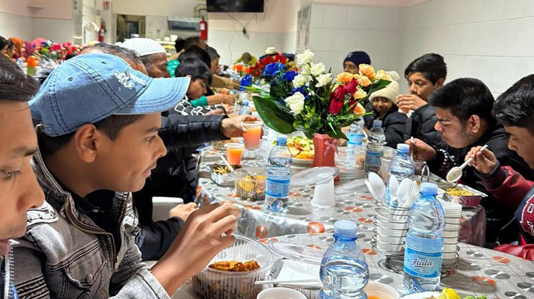 ইতালির নাপলীতে কবি দেলোয়ার মুহাম্মাদ এর উদ্যোগে ইফতার মাহফিল অনুষ্ঠিত